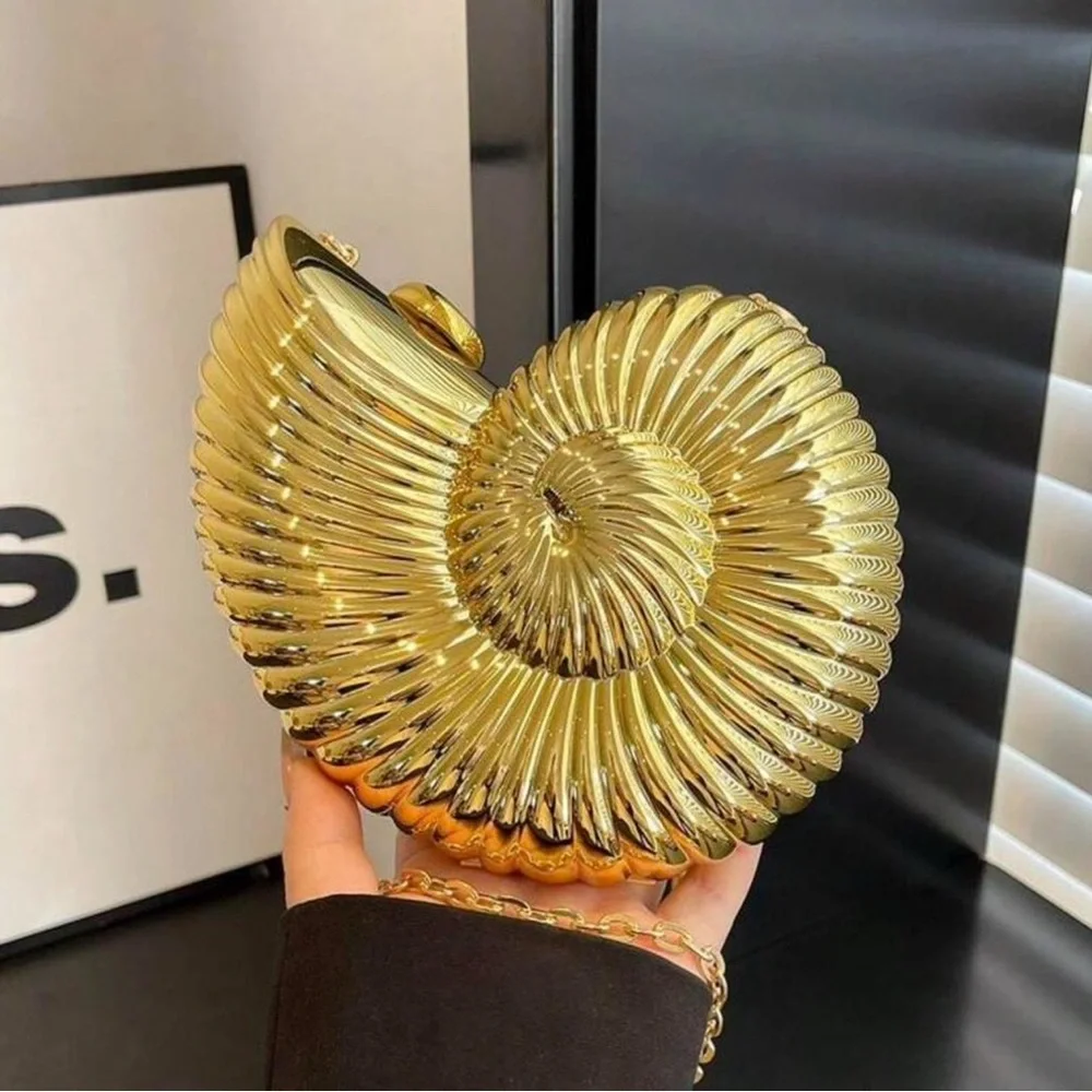 Gold✨💛🐚Shell Clutch - Picture 1 of 3